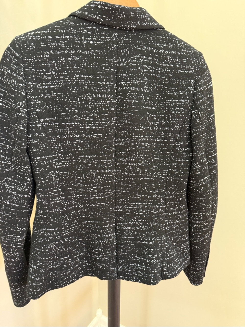 Vince Camuto Black & White Textured Notch-Lapel Blazer - Picture 3 of 5